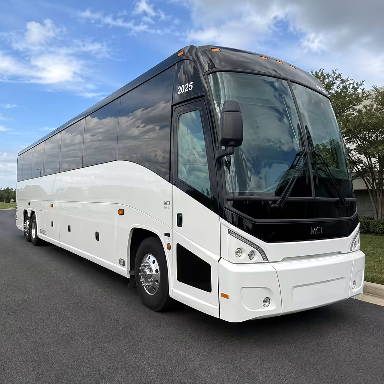 longview minibus rentals for tyler and east texas concerts