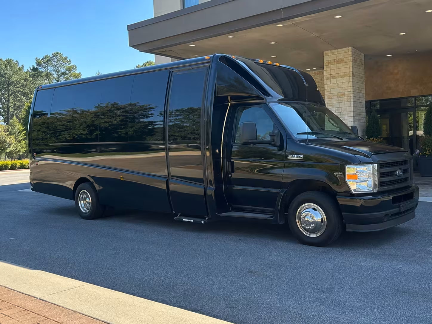 longview minibus rentals to kilgore college and east texas games